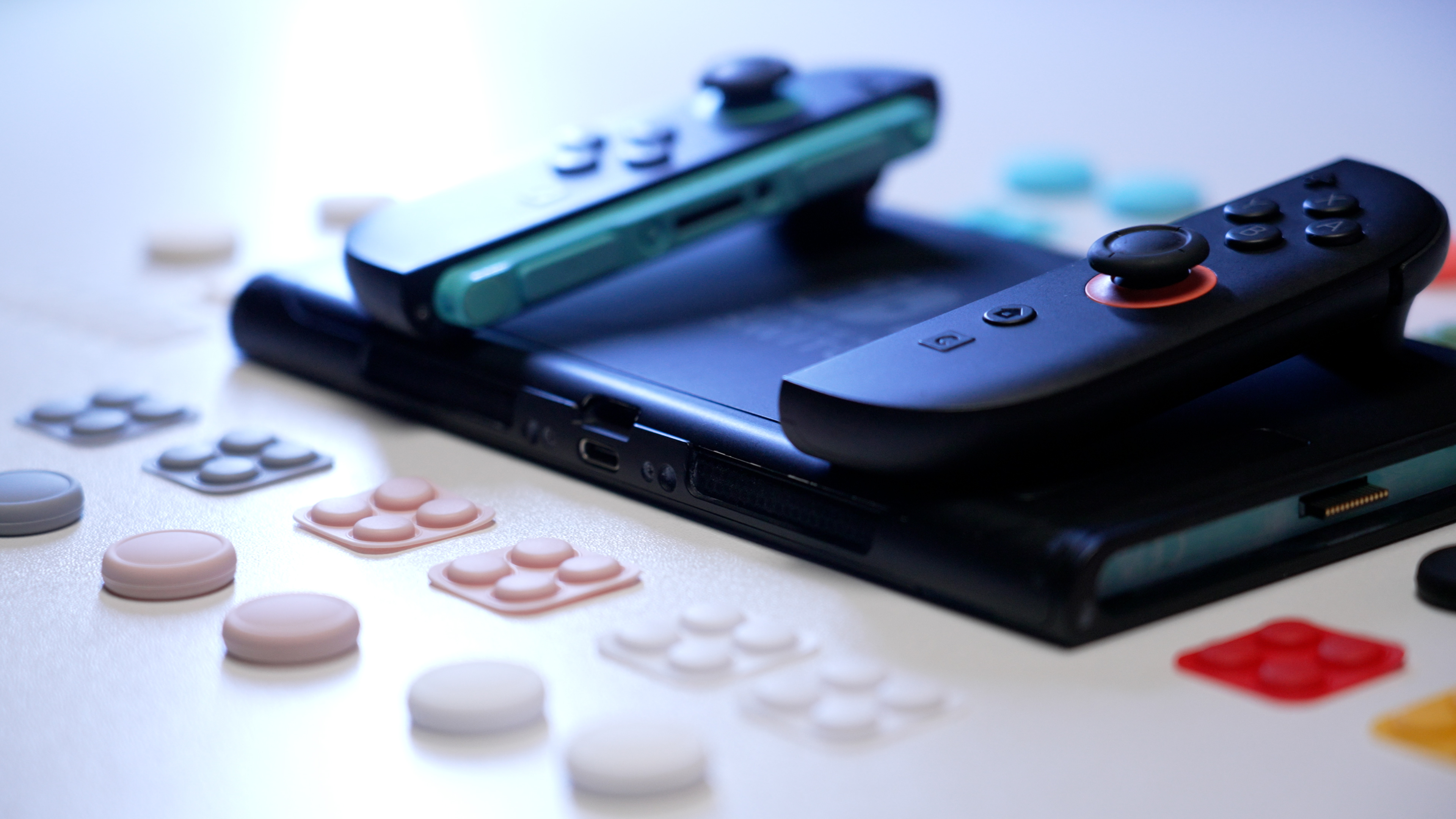 Amazon.com: PlayVital Button Caps + Thumb Grip Set for
